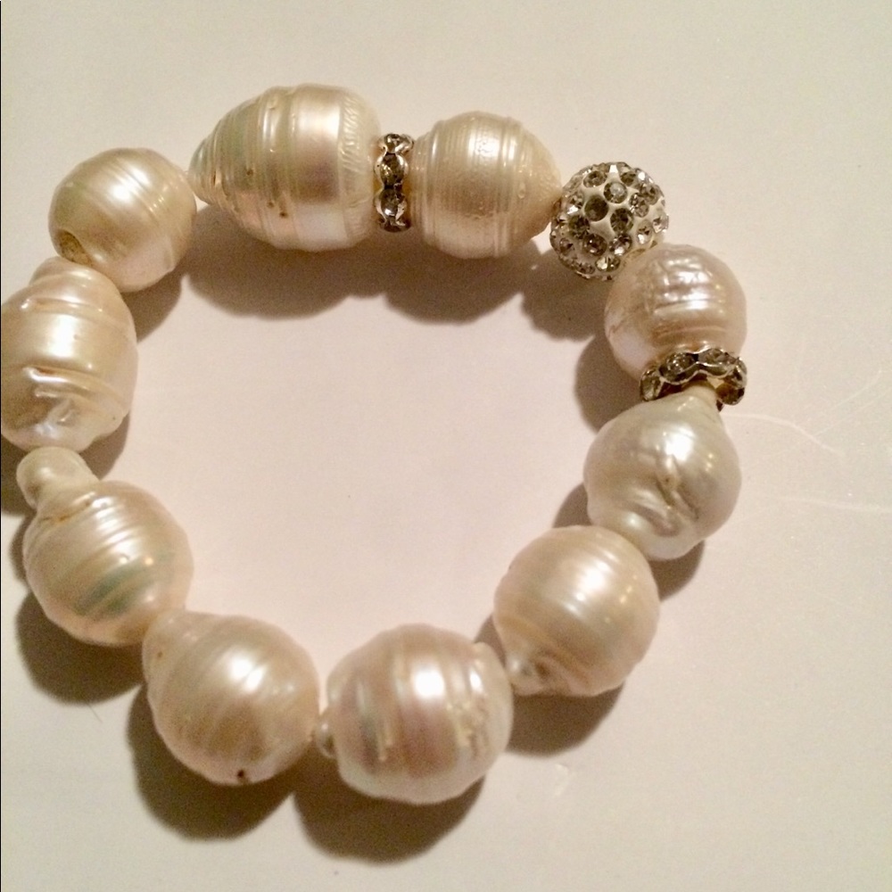 Elegant  Freshwater Pearl Bracelet with Roundels